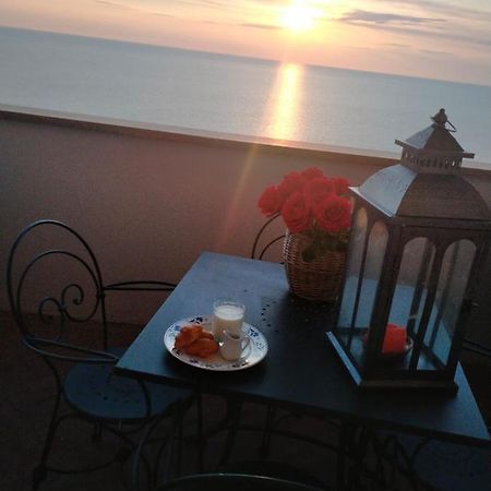 La Casa Al Mare Di Giulia Apartment Porto Potenza Picena Bagian luar foto